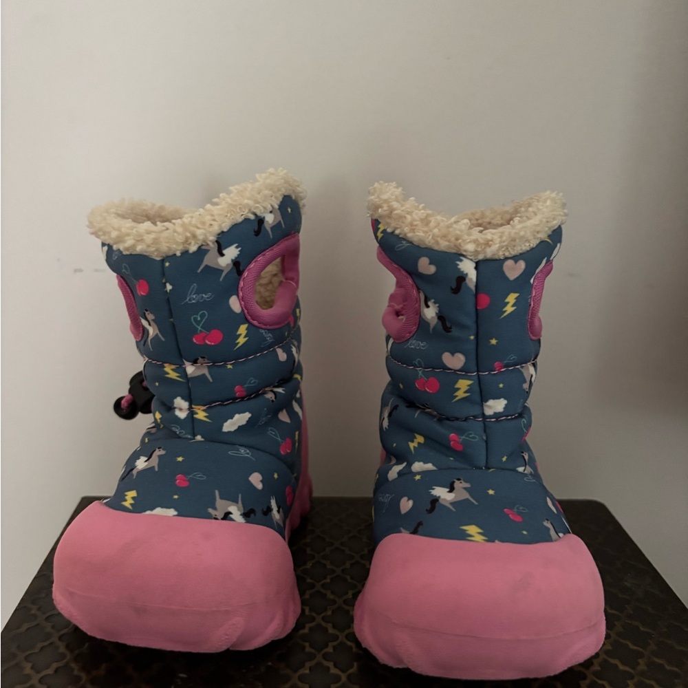 Bogs Kids Boots with Blue and Pink Pattern